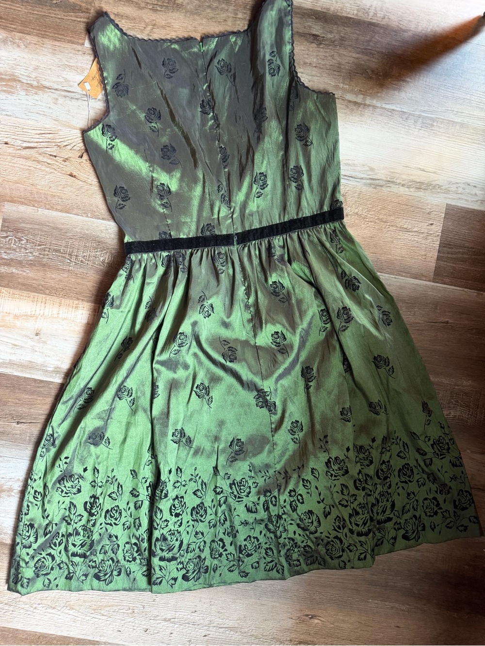 Whimsigoth, Bella Swan Twilight Saga New Moon Green Dress NECA, Velvet details L - Picture 4 of 8